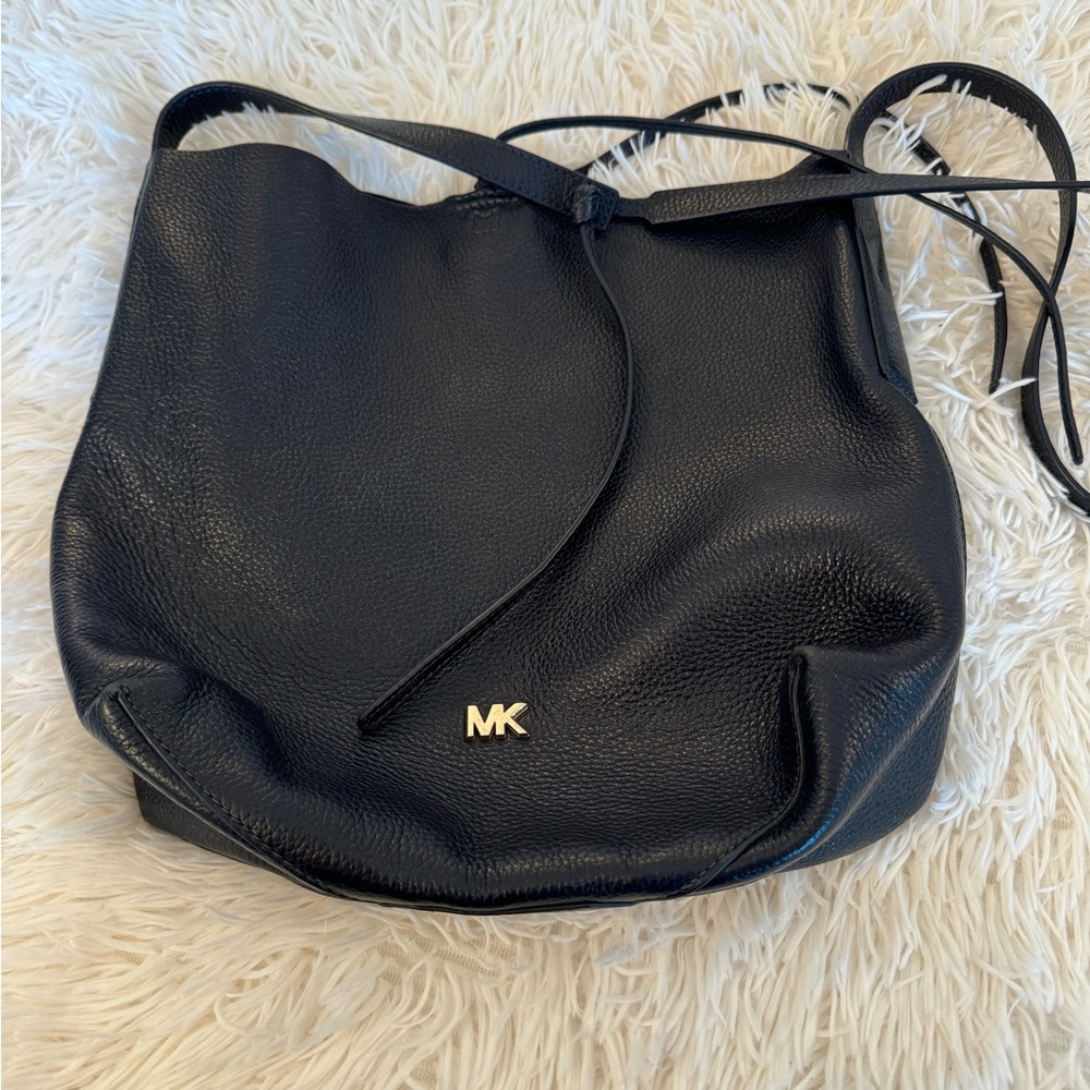 Black leather Michael Kors purse